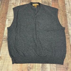 100% Cashmere Finest Two-Ply Yarns V Neck Vest. Sz XL